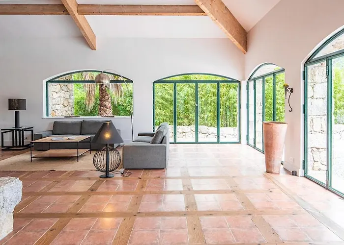 Villa La Tonnelerie, Belle Pour 9 Personnes Au Coeur D'un Vignoble Avec Piscine Sartène