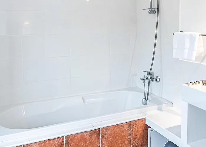 La Tonnelerie, Belle Pour 9 Personnes Au Coeur D'un Vignoble Avec Piscine *